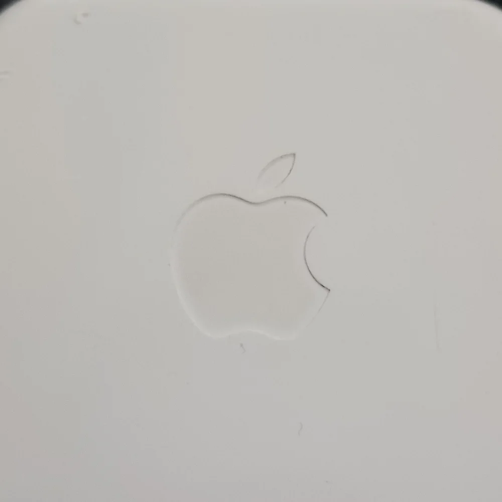 NEW! APPLE EARBUDS